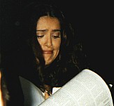 Salma, overwhelmed by the crowd